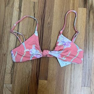 dippin daisies floral top